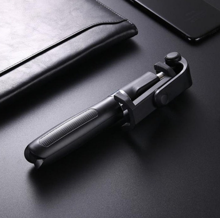 LEVARIA™ Compatible with iPhone. Selfie Tripod