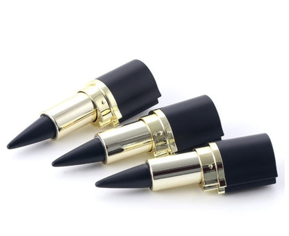 LEVARIA™ VelvetLiner Pro – Waterproof Matte Eyeliner